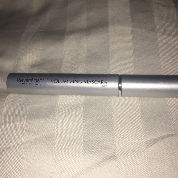Revitalash no smudge volumizing  Mascara 0.25 oz - Picture 2 of 3